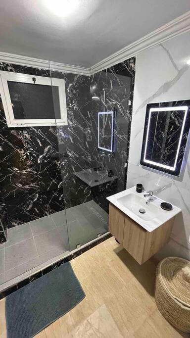 Appartement Haut Standing 3 Chambres Avec Terasse Quartier Gueliz Hivernage A Marrakech I19 มาร์ราเกช ภายนอก รูปภาพ